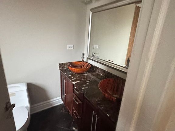 4th image of 6610 S Kenwood Ave #6612-307