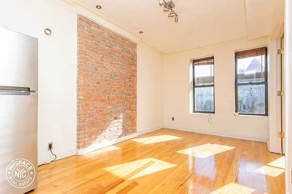 Rented by MySpaceNYC | media 10