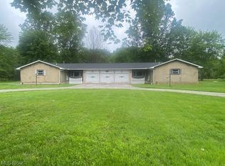1350/1356 Sodom Hutchings Rd, Girard, OH 44420