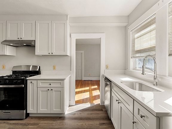 2nd image of 186 Quincy Ave #1