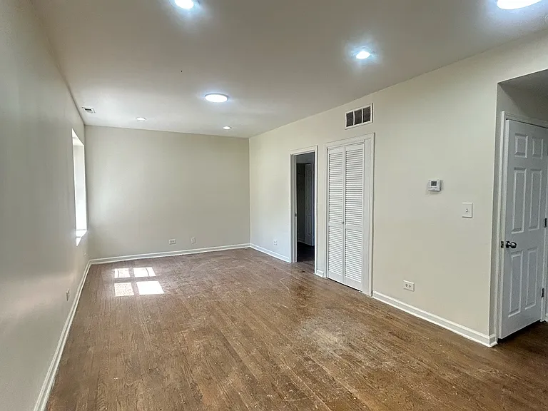 9120 S Dauphin Ave #1W — Photo 3