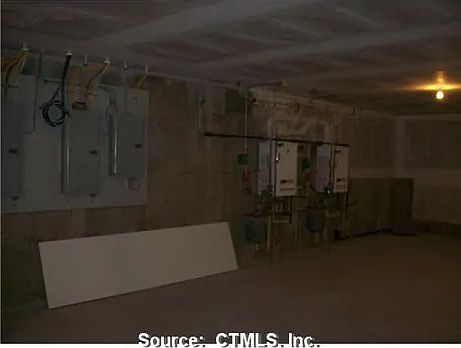 3rd image of 40 Horace St