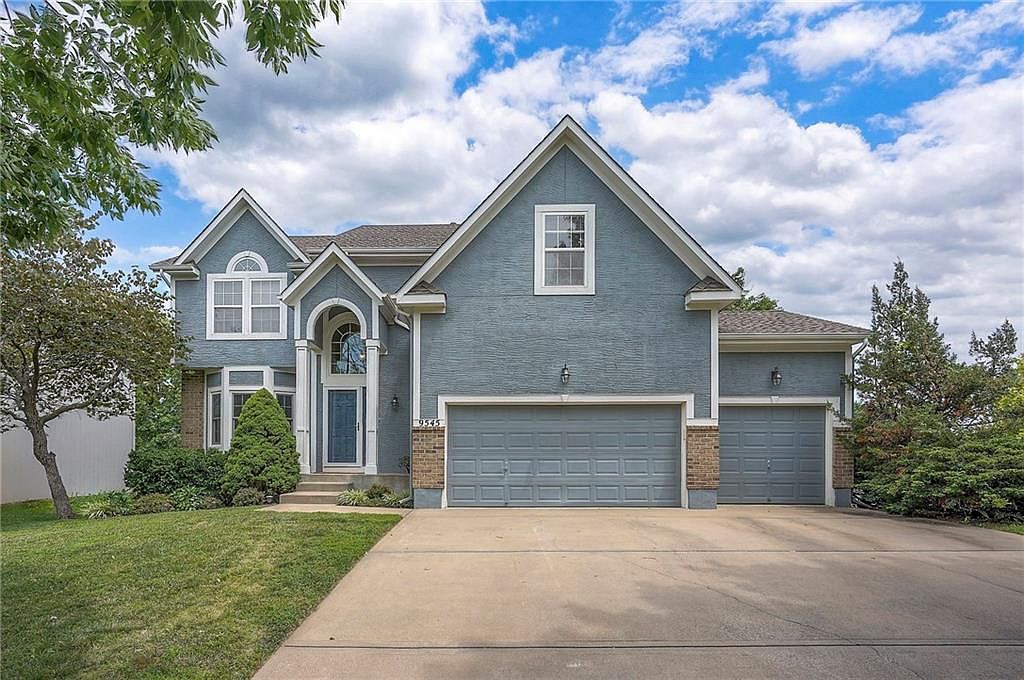 9545 Tallgrass Dr, Lenexa, KS 66227 | Zillow