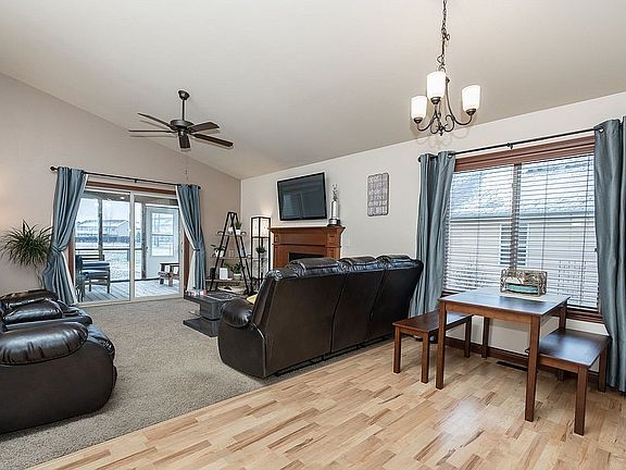 5th image of 160 Catalpa Ln