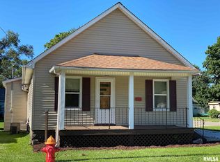 1097 E Ash St, Canton, IL 61520