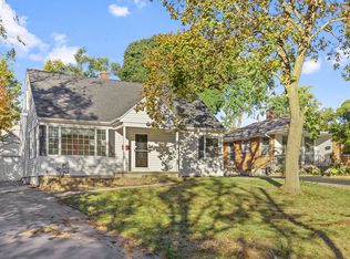728 Prairie Ave, Barrington, IL 60010