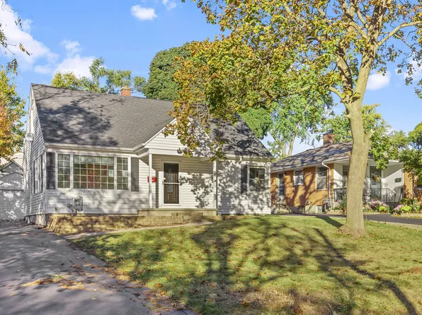 728 Prairie Ave, Barrington, IL 60010