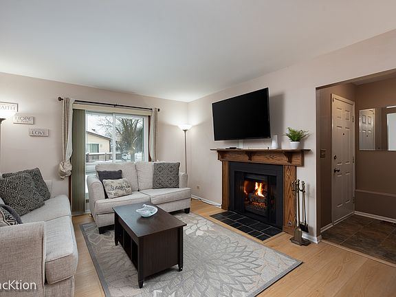 2nd image of 2405 Brunswick Cir APT B