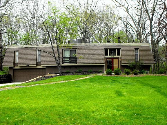 2nd image of 5252 Parkmoor Dr
