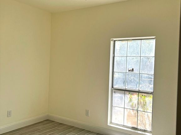 5th image of 380 Ancestry Ln