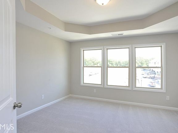 5th image of 420 Montclair Ct #0