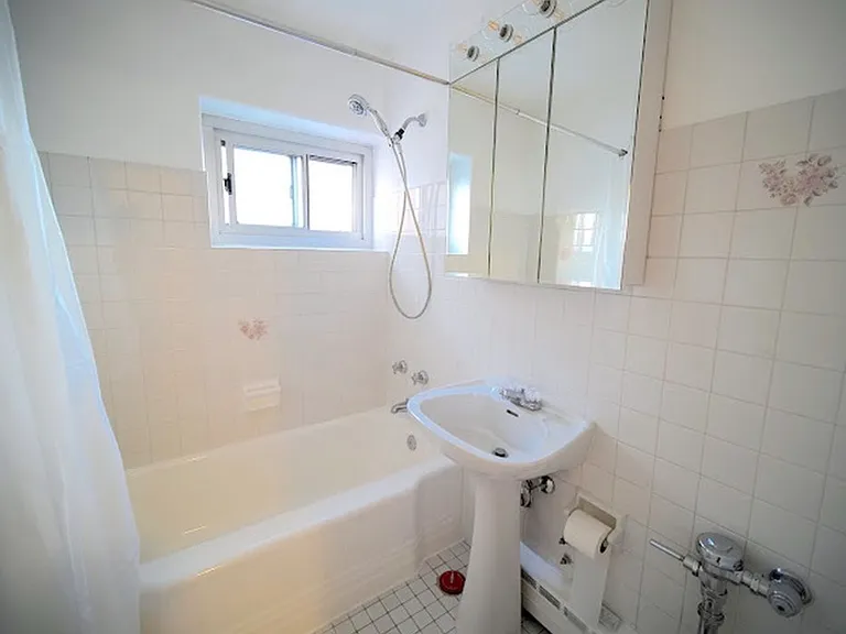 4970 N Marine Dr #1023 — Photo 6