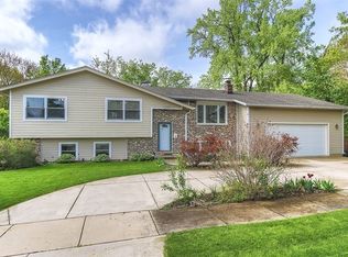 113 Claria Dr, Roselle, IL 60172