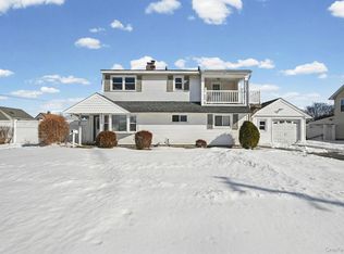 190 Meridian Road, Levittown, NY 11756