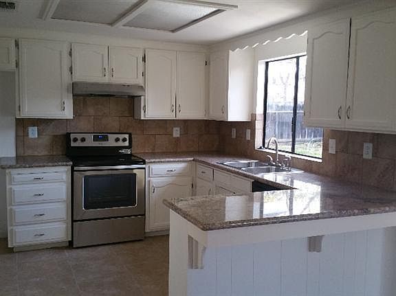 3rd image of 2808 Driftwood Dr