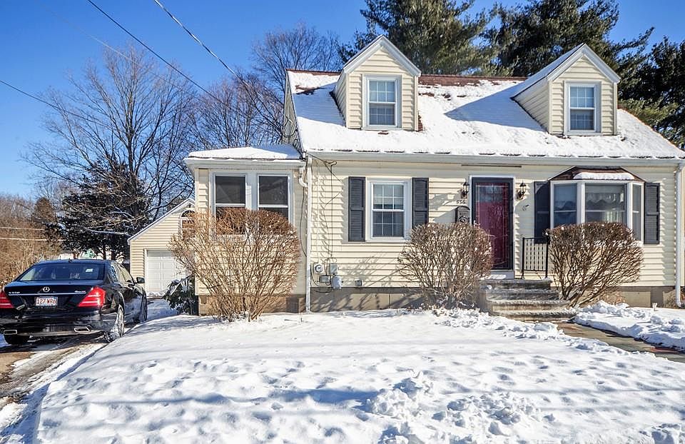 1st image of 536 Pleasant St