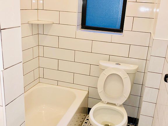 5th image of 47 Bay 26th St APT B2