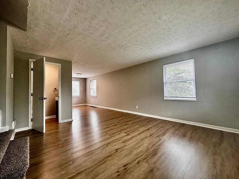 Maples Townhomes — Photo 34