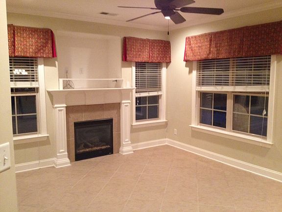 4th image of 4035 Garden Rd