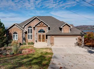 251 Edgehill Dr, Ridgedale, MO 65739