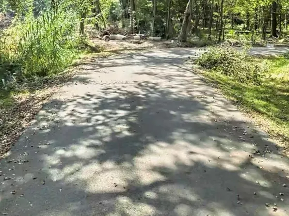 615 S 11th St, Conroe, TX 77301