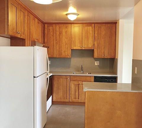 5th image of 140 Gardenside Dr APT 205
