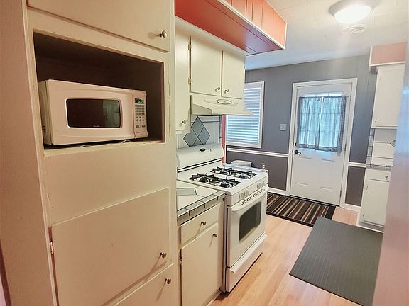 5th image of 917 Catherine St