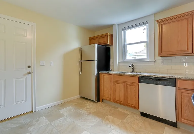 18 Peck St — Photo 4