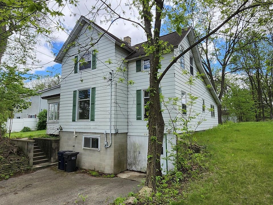 1st image of 215 W Mill St