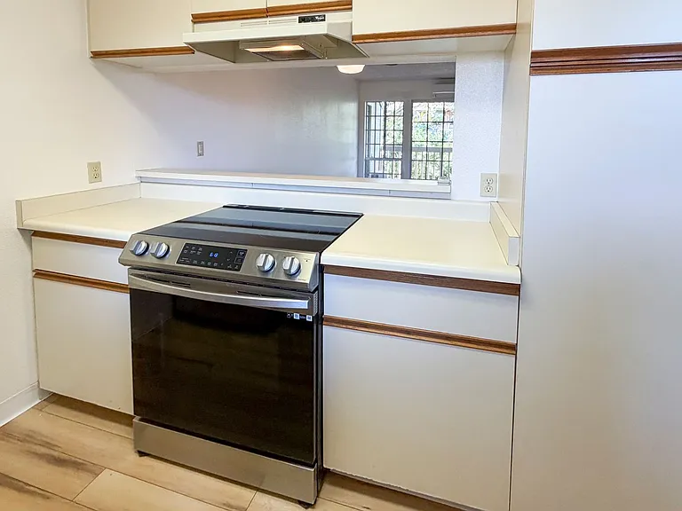 140 Uwapo Rd #19-203 — Photo 10