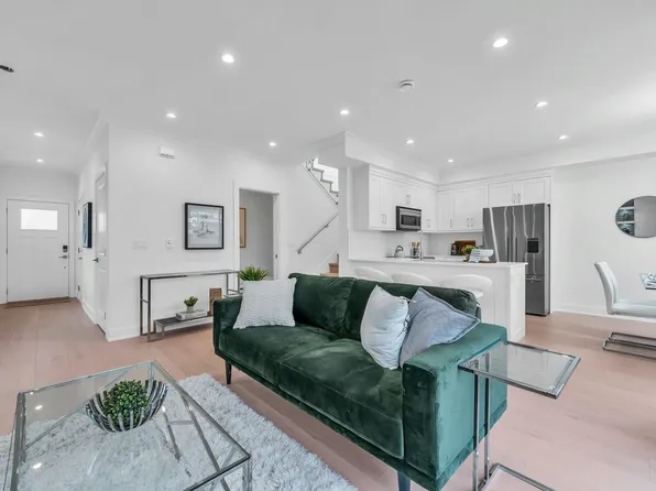 8233 Williams Rd #109, Richmond, BC V7A 1G5