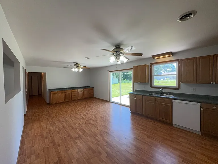 94 Vandergrift Dr — Photo 12
