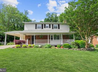 10302 Wood Rd, Fairfax, VA 22030