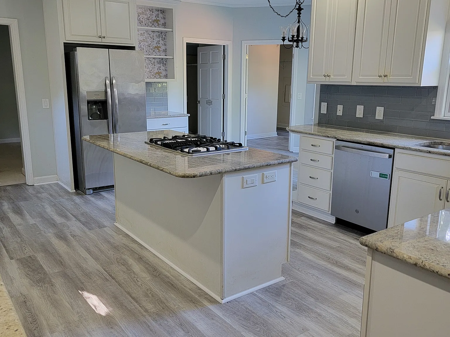 4 bed, 3.5 bath, 4526 sqft, $2,800 — Photo 4