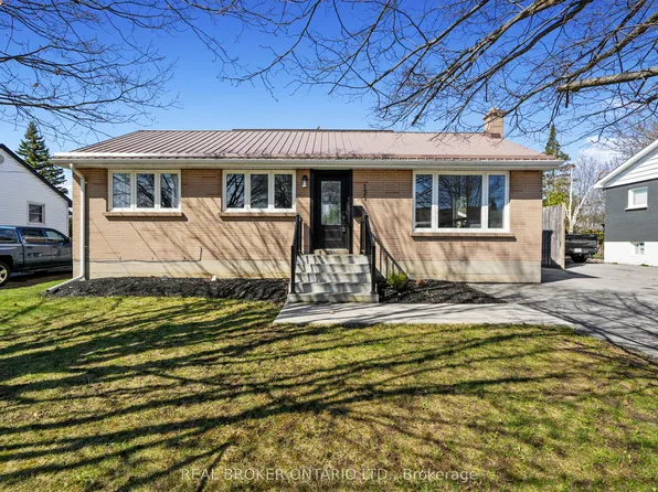 121 E Goodfellow Rd, Peterborough, ON K9J 5W9