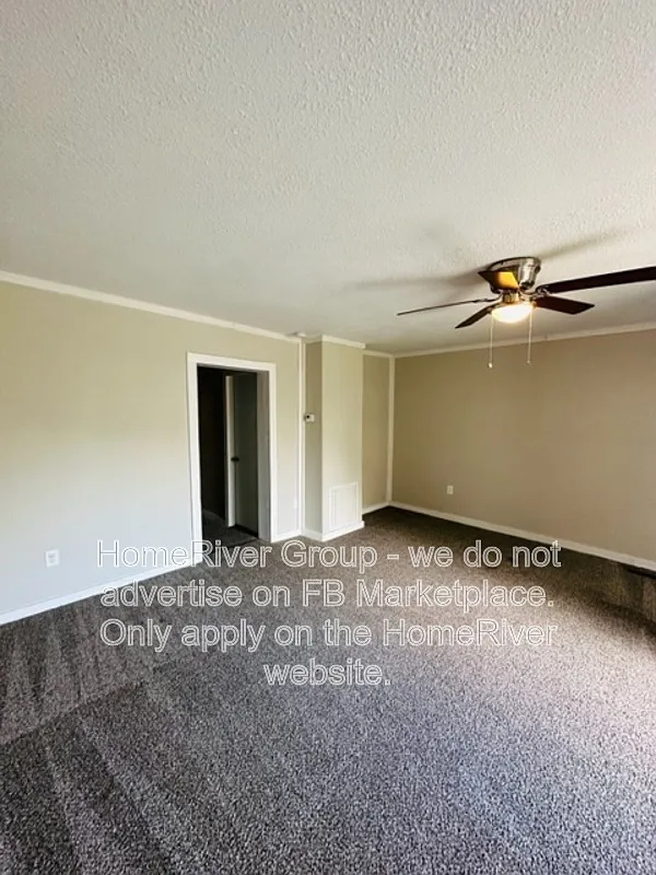 3 bed, 1.0 bath, 985 sqft, $895 — Photo 2