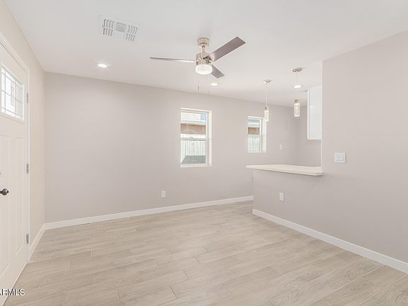 5th image of 745 W SOUTHGATE Avenue