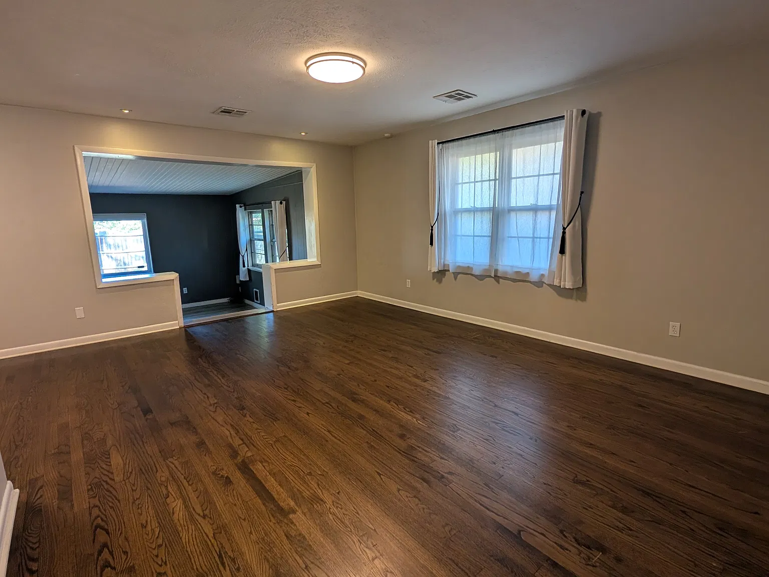 3 bed, 1.5 bath, 1503 sqft, $1,800 — Photo 2