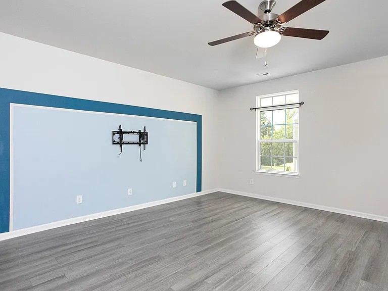 410 Cross Country Way — Photo 8