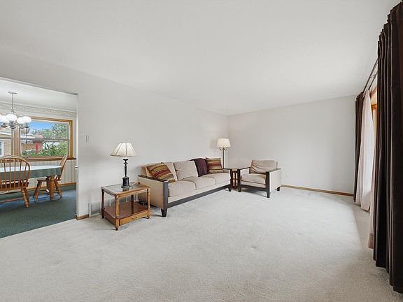 4th image of 171 Serena Dr
