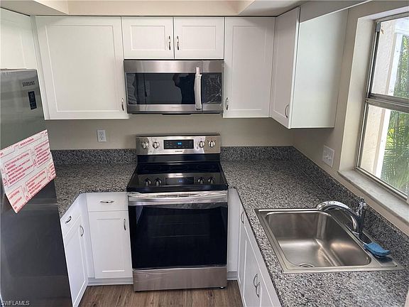 2nd image of 10670 Jacatree Ct
