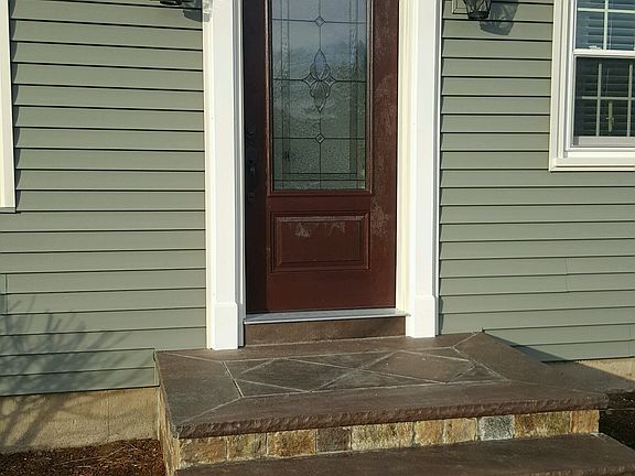 2nd image of 24 Eleanor Dr