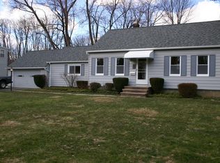 34045 Maple Dr, Solon, OH 44139
