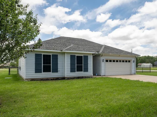 304 Port Dr, Mabank, TX 75156