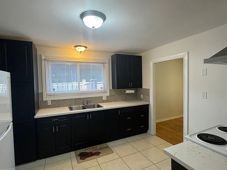3361 Rexway Dr — Photo 6