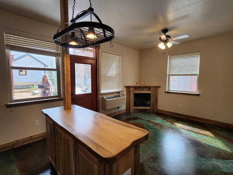 816 Palmer St — Photo 8