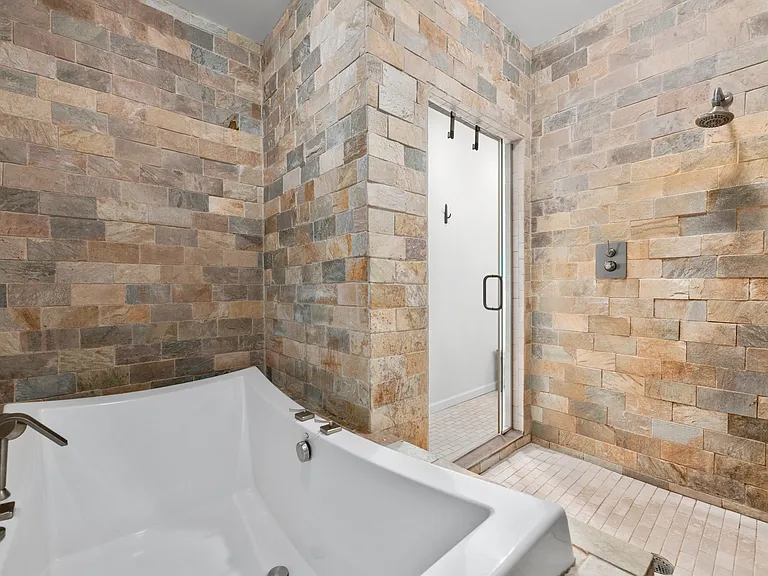 643 Warren St #1 — Photo 8