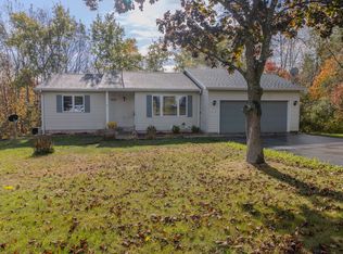 4227 Summerhill Rd, Traverse City, MI 49684