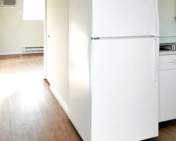 Avalon Court Apartments — Photo 8