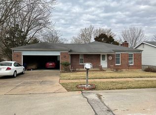 7411 Bear Paw Dr, Saint Louis, MO
